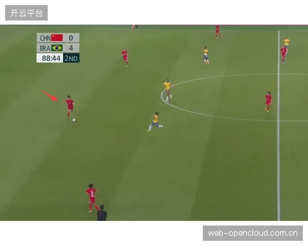 身高近两米的苏塔尔是球队后防制空权保障，定位球战术中扮演攻防双重角色。